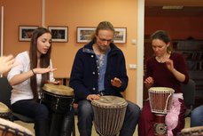 27 марта Псковский городской молодёжный центр приглашает всех желающих на бесплатное занятие по игре на этнических барабанах.
