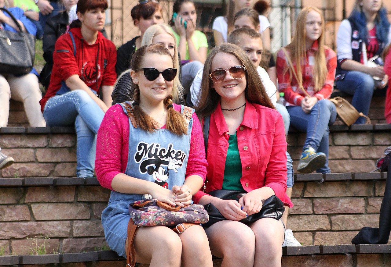 В Псковском городском молодежном центре празднование Дня молодежи началось 25 июня и продлилось целых два дня! Пели, танцевали, в футбол играли, - в общем, все как всегда - весело и активно!
