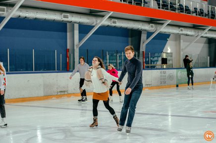 Молодёжный центр приглашает бесплатно покататься на коньках