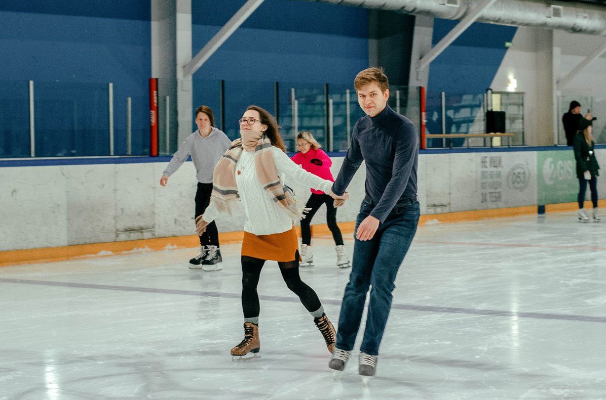 Псковский городской молодёжный центр приглашает молодёжь на спортивно-оздоровительное мероприятие «Зимние забавы»