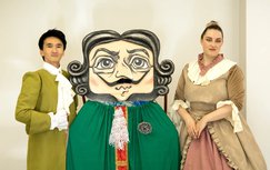 Псковский городской молодёжный центр приглашает детей от 3-х лет и младших школьников на премьеру кукольного интерактивного спектакля «Пётр I».