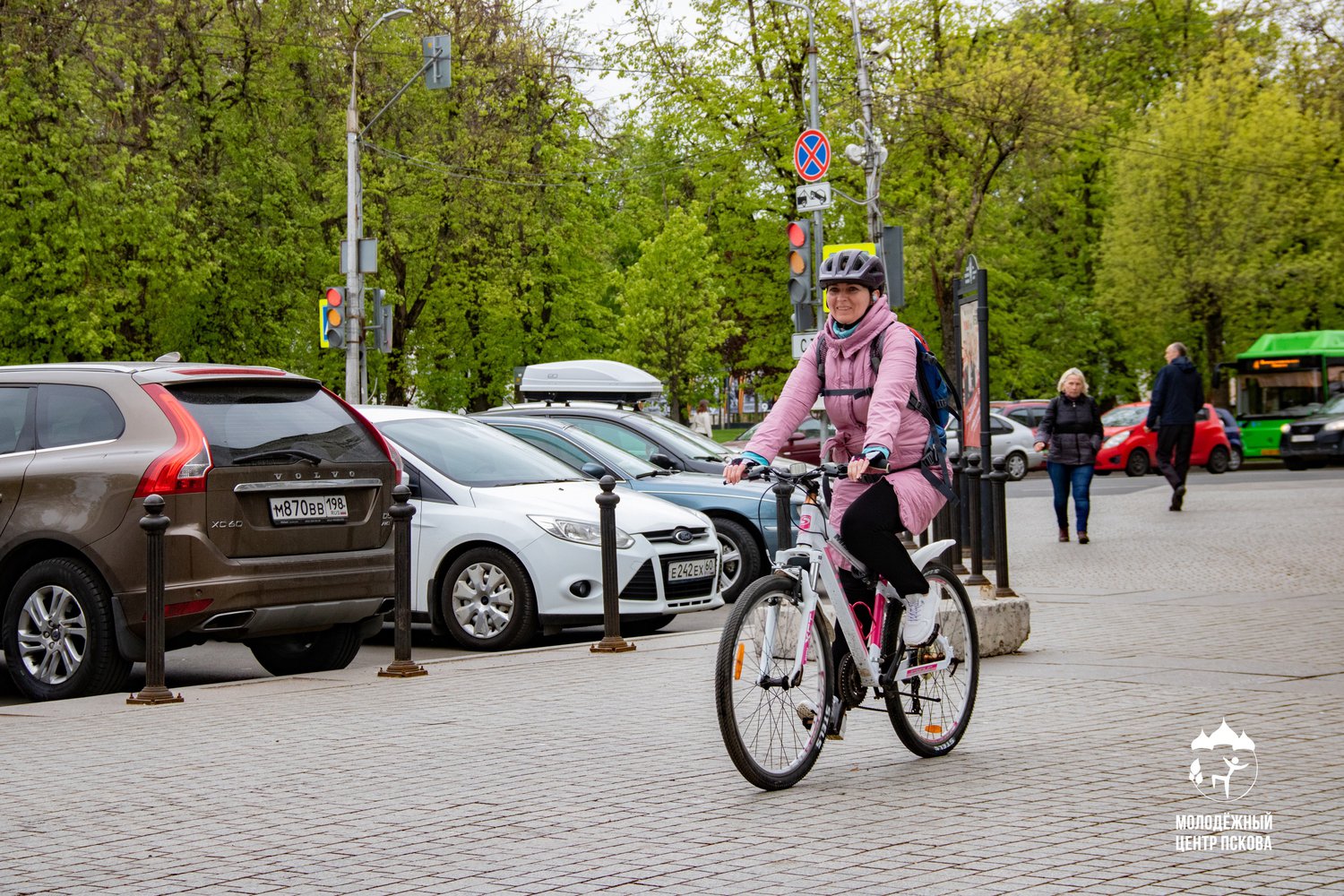 Псковский городской молодёжный центр приглашает псковичей-велолюбителей стать участниками всероссийской акции «На работу на велосипеде», которая пройдёт уже на этой неделе.