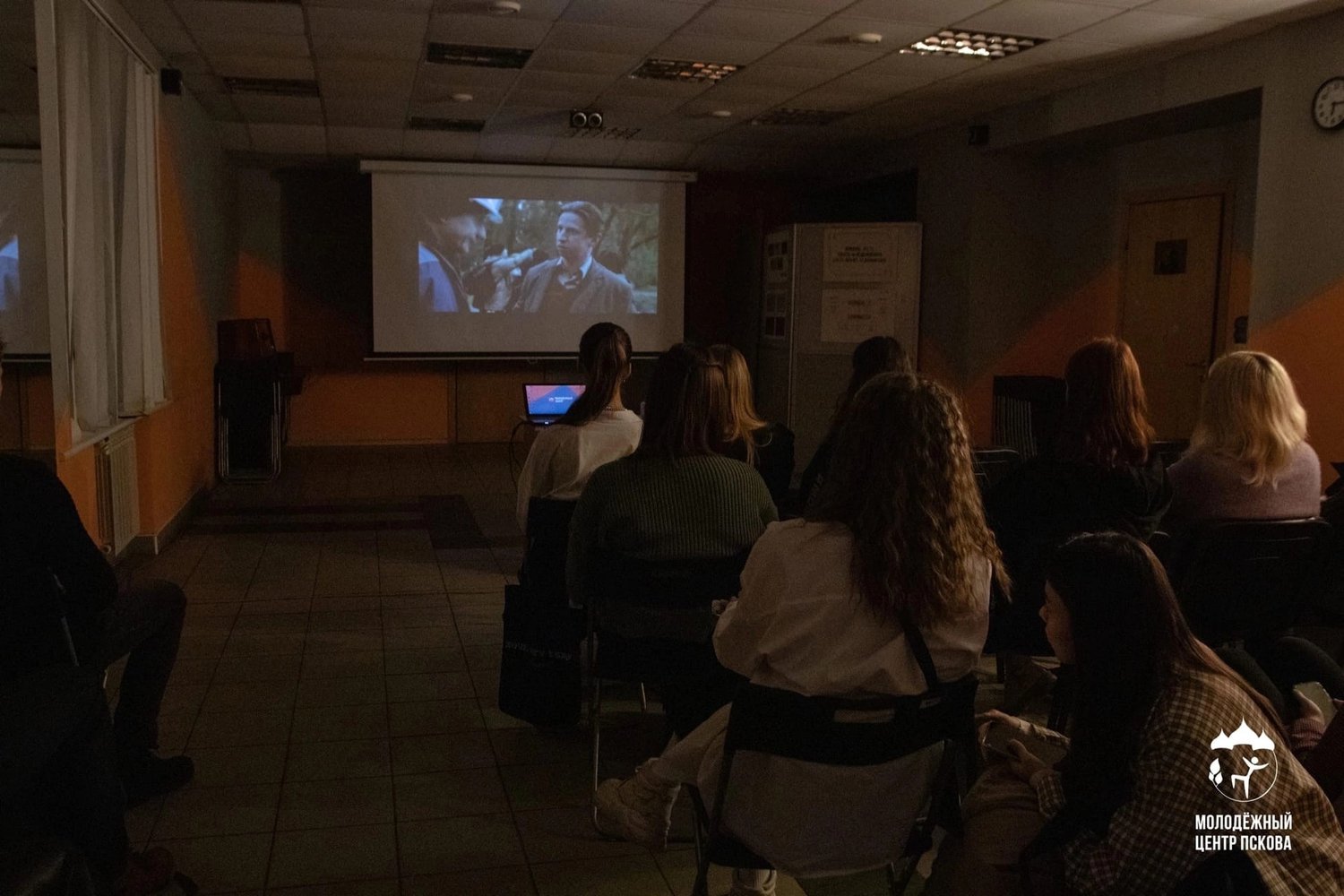 12 июля Псковский городской молодёжный центр приглашает всех желающих посетить документальный короткометражный фильм Романа Рыжова «Давай поговорим!».