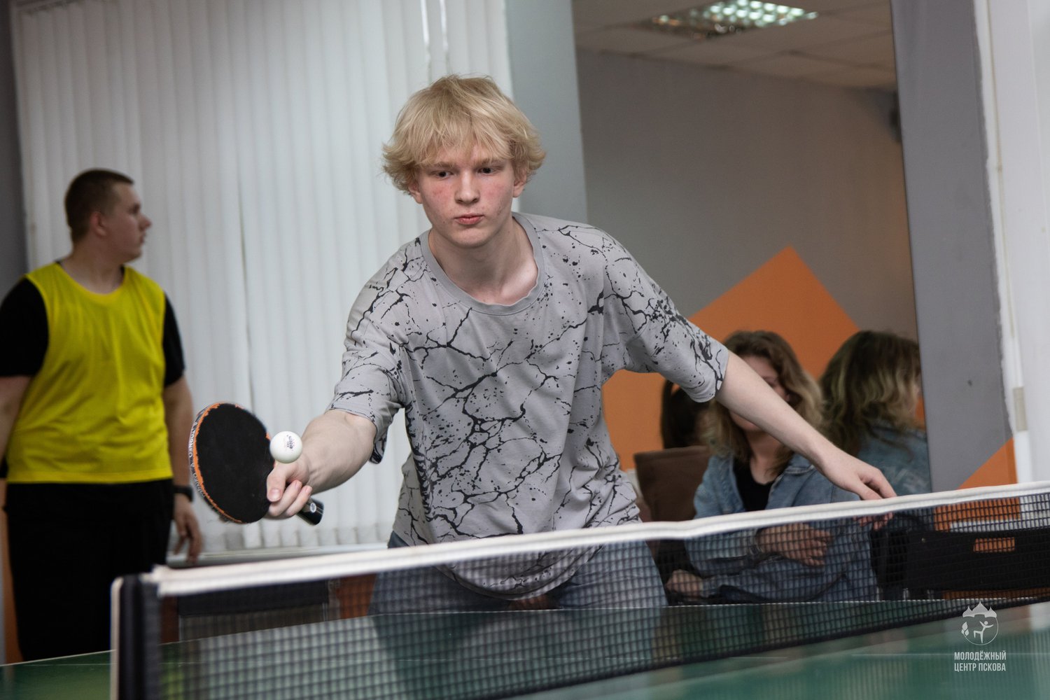 21 июля Псковский городской молодёжный центр приглашает молодёжь принять участие в турнире по настольному теннису.