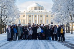 Участники псковского Сретенского бала посетили дворцы Павловска и Царского Села