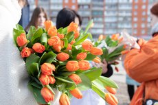 8 марта в Пскове состоялась ежегодная всероссийская акция «Вам, любимые!», приуроченная к Международному женскому дню.