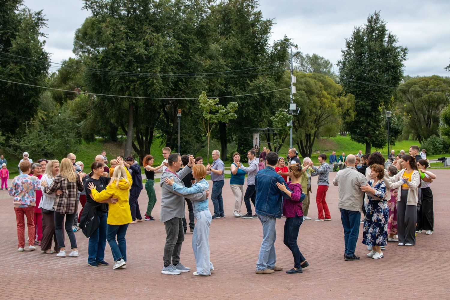 В воскресенье, 26 июля, в Парке Строителей состоится танцевальный фестиваль «Танцуют все», приуроченный ко Дню города Пскова.