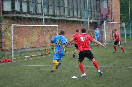 Организации  и предприятия Пскова отметили День молодежи футбольным турниром