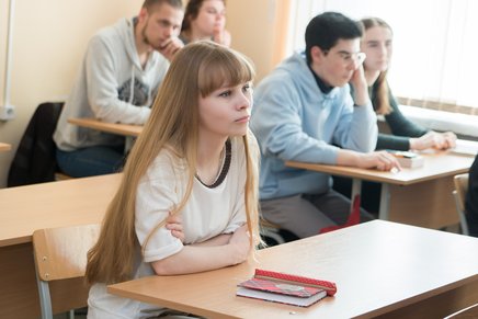 Сотрудники Молодежного центра провели мастер-класс на Дне карьеры в ПсковГУ