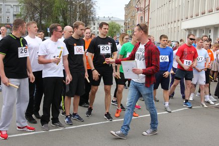 Сотрудники Молодежного центра приняли участие в организации маршрутов 73-й легкоатлетической эстафеты на призы «Псковской правды»